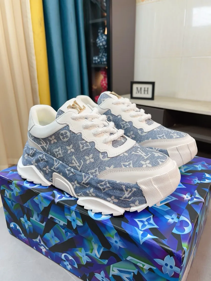 Men's men's shoes 💰580🌸🌸 LV style is novel and fashionable, the upper is made of imported cowhide + LV special materials! Super trendy design! It’s eye-catching! The leather is soft, delicate, shiny and translucent, showing the ultimate in pure handcraftsmanship, and the mesh is soft, comfortable and breathable! Size: 39-44 (38 45 customized)